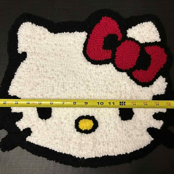 14"x18" Hello Kitty Red Bow Loop-Pile Handmade Tufted Rug - Picture 4 of 4